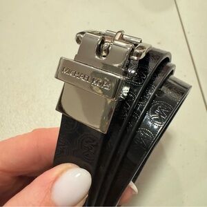 Michael Kors Glossy Black Patent Leather reversible Belt sz M